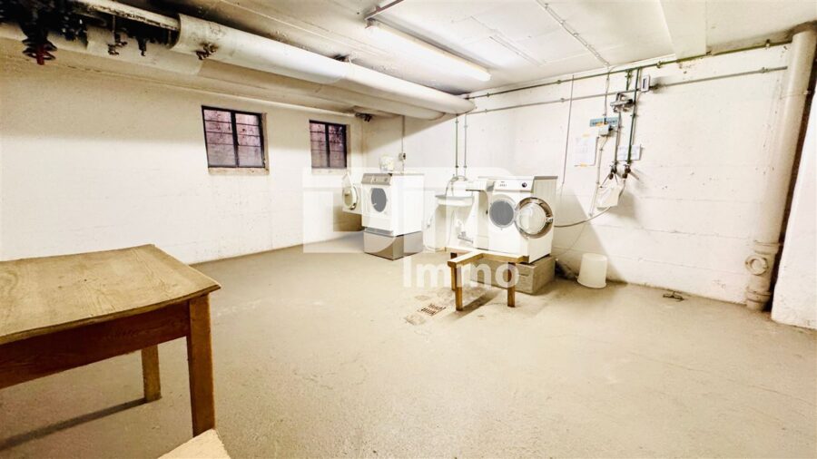 Umfangreich sanierte 4-Zimmerwohnung im EG mit Balkon in hervorragender Wohnlage - Waschküche Gemeinschaft